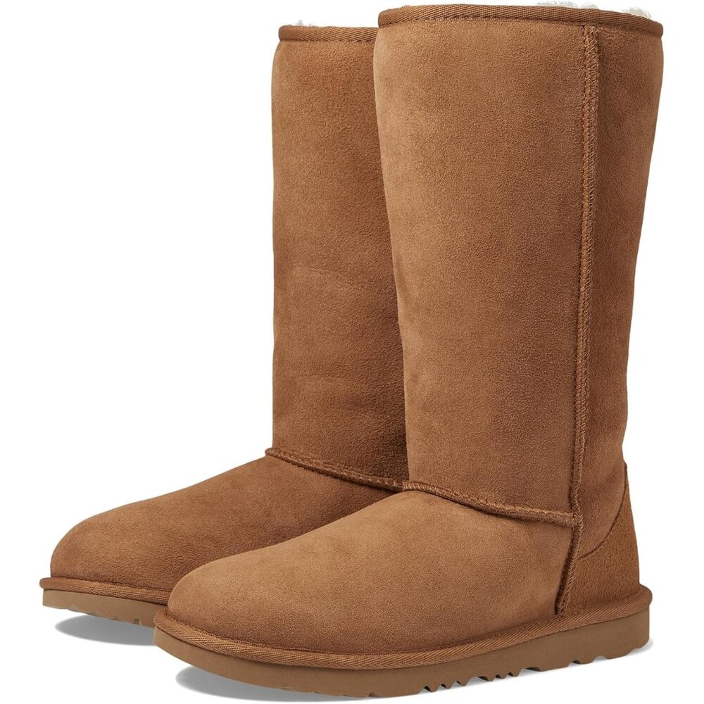 UGG Classic Tall II - Little kid size 3 - Chestnut